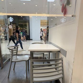 Yogurtland - Small seating inside - Ice Cream & Frozen Yogurt Near Me - Cerritos, California Yogurtland - Small seating inside - Ice Cream & Frozen Yogurt Near Me - Cerritos, California