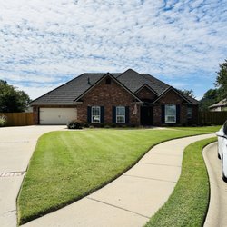 Ozarks Outdoor Pros - Lawn care