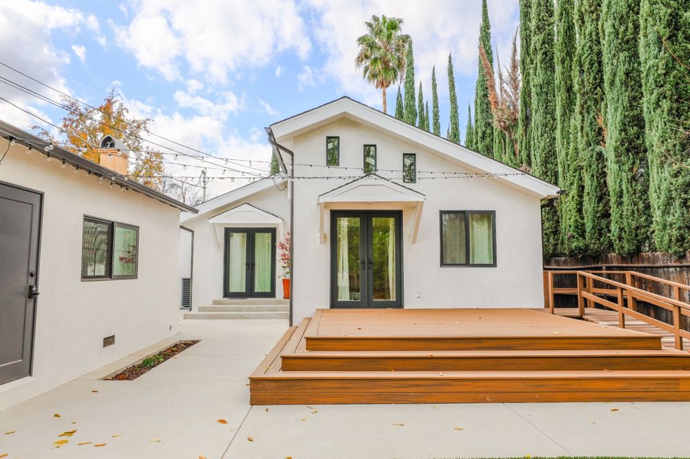 THE CUE MEDIA Request a Quote 3131 Hoover St, Los Angeles