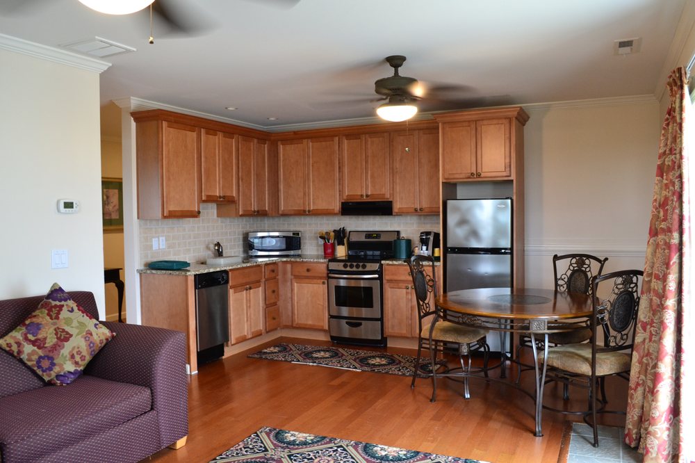 MARQUIS DE LAFAYETTE HOTEL Updated October 2024 70 Photos & 76