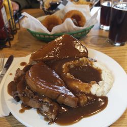Boathouse Brewpub & Restaurant - Hot beef commercial (roast beef, Texas toast, mashed potatoes, and beec gravy), onion rings, and a non-alcoholic brown ale.