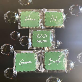 Sweet Lolis - Cookie name cards for wedding - Desserts Near Me