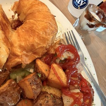 Bay Local Eatery - Sammie and home fries - Breakfast & Brunch Near Me - Virginia Beach, Virginia
