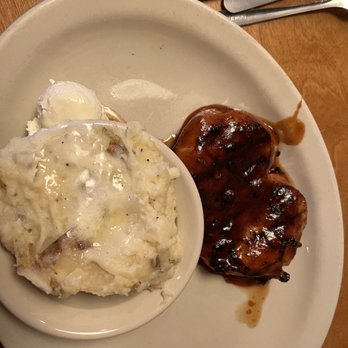 Texas Roadhouse - Bbq chicken with mash potatoes - Barbeque Near Me - Denver, Colorado Texas Roadhouse - Bbq chicken with mash potatoes - Barbeque Near Me - Denver, Colorado