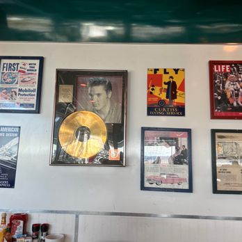 Moonlight Diner - Diners Near Me - Denver, Colorado