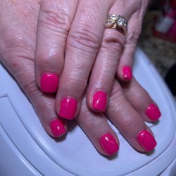 Deluxe Nail Salon & Spa - Fill in with shellac polish.