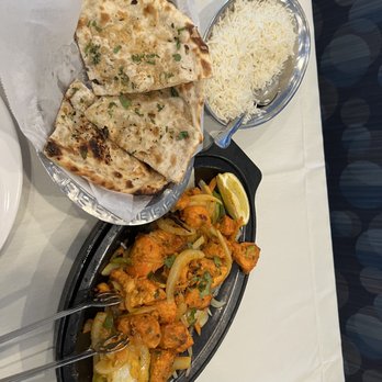 India Palace - Tandoori Chicken Tikka and garlic Nan - Indian Near Me - Burnsville, Minnesota India Palace - Tandoori Chicken Tikka and garlic Nan - Indian Near Me - Burnsville, Minnesota
