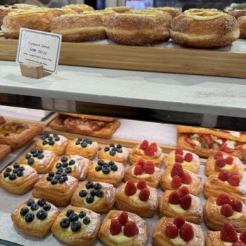 Paris Baguette - Pastry options - Bakeries Near Me - Cincinnati, Ohio