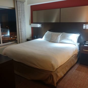 Residence Inn Chicago Wilmette - Bed in Studio King room. - Hotels Near Me - Wilmette, Illinois Residence Inn Chicago Wilmette - Bed in Studio King room. - Hotels Near Me - Wilmette, Illinois