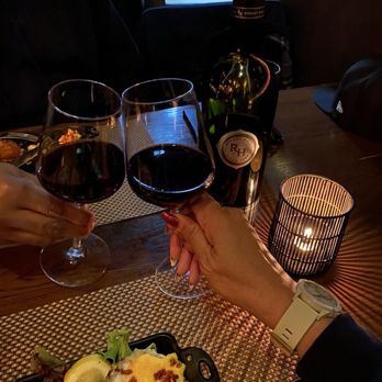 Oak Steakhouse - Robert Hall Cab Sav 2022....Cheers! - Steakhouses Near Me - Charlotte, North Carolina