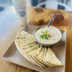 HUMMUS APP-natural LARGE FOUNTAIN DRINK