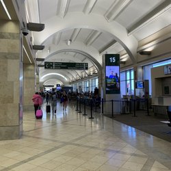 John Wayne Airport - Terminal C - Walkway to gates