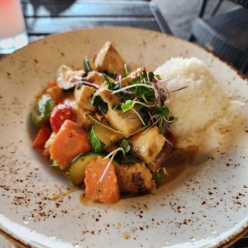 Hana Ranch Restaurant - Something with fish and rice. Okay. - American Near Me - Hana, Hawaii Hana Ranch Restaurant - Something with fish and rice. Okay. - American Near Me - Hana, Hawaii