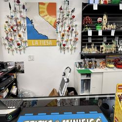 Bricks & Minifigs - La Mesa - At the register