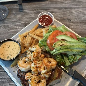 Captain Brad's Coastal Kitchen - Surf n turf burger - Seafood Near Me - Tomball, Texas