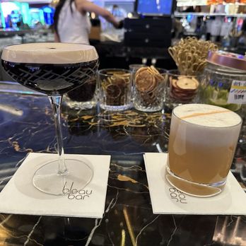 Bleau Bar - Espresso martini and amaretto sour - Cocktail Bars Near Me - Las Vegas, Nevada Bleau Bar - Espresso martini and amaretto sour - Cocktail Bars Near Me - Las Vegas, Nevada