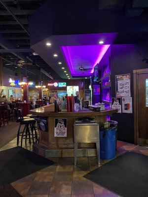 McKenzies Bar & Grill by null