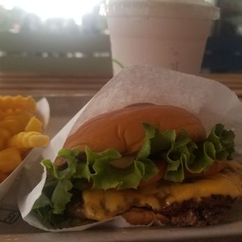 Shake Shack Boca Raton - Burgers Near Me - Boca Raton, Florida