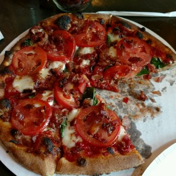 Fireside Pizza - Amazing amazing amazing!!! Margherita pizza with bacon added - Pizza Near Me - Cincinnati, Ohio