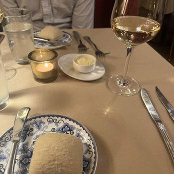 Bistro Cacao - Bread & sauvignon blanc - French Near Me - Washington, DC, District of Columbia