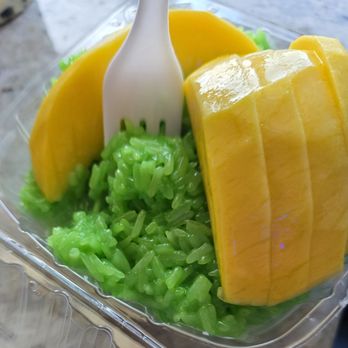 Rice Box & Boba  - Pandan mango  sticky rice .  Nice pretty rice, mango not ripe enough. - Laotian Near Me - Albuquerque, New Mexico
