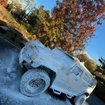 MJ Mobile Auto Detailing - FOAM wash!!! This nice Hummer!! - Auto Detailing Near Me MJ Mobile Auto Detailing - FOAM wash!!! This nice Hummer!! - Auto Detailing Near Me