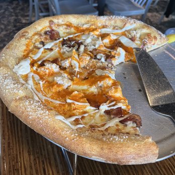 Mellow Mushroom Wesley Chapel - Buffalo Chicken - Pizza Near Me - Lutz, Florida