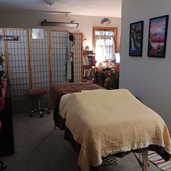 Kind Massage - Massage Room/Office - Massage Therapy Near Me - Trevor, Wisconsin Kind Massage - Massage Room/Office - Massage Therapy Near Me - Trevor, Wisconsin