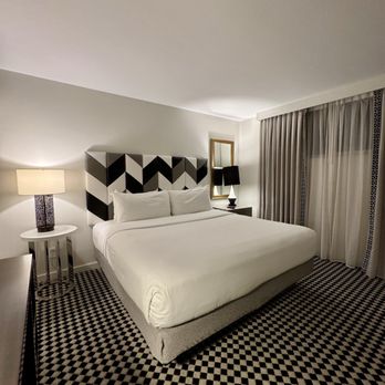 Chamberlain West Hollywood - bed - Hotels Near Me - West Hollywood, California Chamberlain West Hollywood - bed - Hotels Near Me - West Hollywood, California
