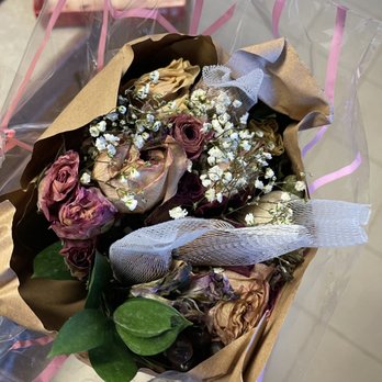 Edible Arrangements - dried flowers in a paper bag - Gift Shops Near Me - Shreveport, Louisiana Edible Arrangements - dried flowers in a paper bag - Gift Shops Near Me - Shreveport, Louisiana
