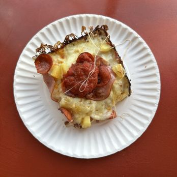 Sourdough Willy’s Pizzeria - Spicy Hawaiian - IG @bougiefoodieboi - Pizza Near Me - Kingston, Washington Sourdough Willy’s Pizzeria - Spicy Hawaiian - IG @bougiefoodieboi - Pizza Near Me - Kingston, Washington