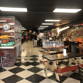 Hipshot's Iced Tea & Watering Hole - Looking in the front door. Cool decor! - Barbeque Near Me - Borger, Texas