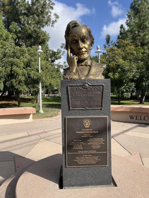 Abraham Lincoln Park by null