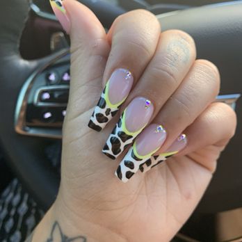 V Nails & Spa - Fresh set w/ hand painted design by Cassey - Nail Salons Near Me - Anaheim, California V Nails & Spa - Fresh set w/ hand painted design by Cassey - Nail Salons Near Me - Anaheim, California