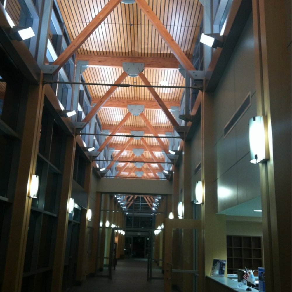 Fullerton Community Center - Main hallway - Community Centers Near Me - Fullerton, California Fullerton Community Center - Main hallway - Community Centers Near Me - Fullerton, California