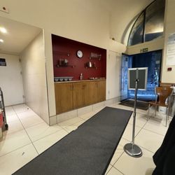 De Vine Restaurant and Coffee Bar