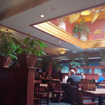 Cheddar's Scratch Kitchen - Interior - love the fan - Comfort Food Near Me - Ashland, Kentucky Cheddar's Scratch Kitchen - Interior - love the fan - Comfort Food Near Me - Ashland, Kentucky