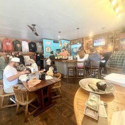 Slow Groovin BBQ - Rustic restaurant.
