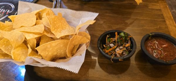 Tres Amigos (Lincolnway) by null