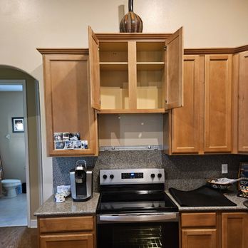 Pavlenko Home Service - Microwave before - Handyman Near Me - Orlando, Florida Pavlenko Home Service - Microwave before - Handyman Near Me - Orlando, Florida