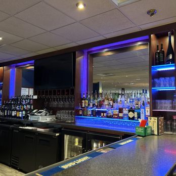 Villa Amore - the bar area of a restaurant - Italian Near Me - Lincoln, Nebraska