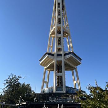 Space Needle - 07-29-22 - Landmarks & Historical Buildings Near Me - Seattle, Washington Space Needle - 07-29-22 - Landmarks & Historical Buildings Near Me - Seattle, Washington