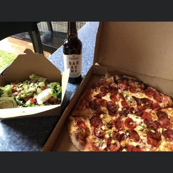 Cushnoc Brewing - Pizza, BLAT salad and Bad As Me Sour - Breweries Near Me - Augusta, Maine