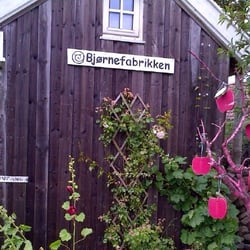 Bjørnefabrikken - Bjørnefabrikkens little shop and workshop.  Fun place to let your kid pick a teddy.