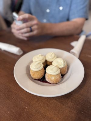 Biscuit Love Gulch by null