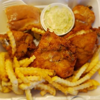 Jack's Chicken Palace - The 4 piece $8 chicken dinner - Chicken Shop Near Me - Dubuque, Iowa