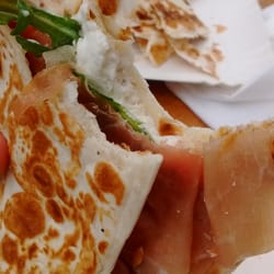 Snack's - Piadina crudo, stracchino e rucola