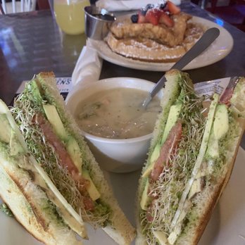 Nadeen's Hermitage Haven - Alfalfa avocado and mushroom chicken soup - Breakfast & Brunch Near Me - Hermitage, Tennessee