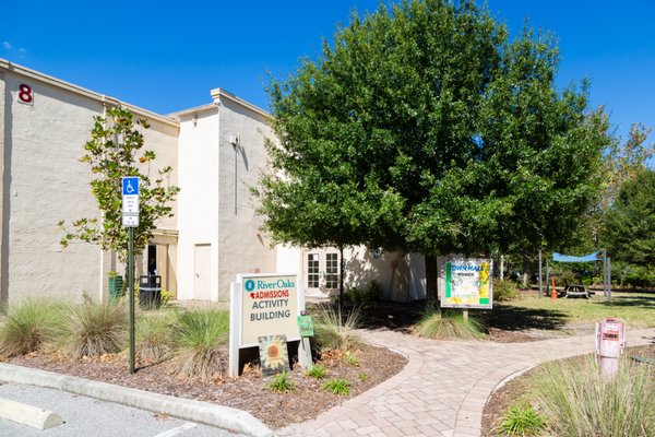 RIVER OAKS TREATMENT CENTER - Updated February 2025 - 95 Photos & 34 - River Oaks Treatment Center Riverview Fl