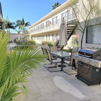 Emerald Gardens - BBQ Area - Apartments Near Me - Torrance, California